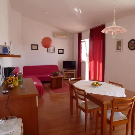 Daire In Barbat Mit Terrasse Und Grill By Interhome *