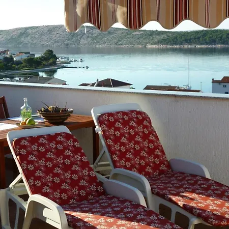 Daire In Barbat Mit Terrasse Und Grill By Interhome Barbat na Rabu