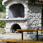 Apartamento In Barbat Mit Terrasse Und Grill By Interhome Barbat na Rabu