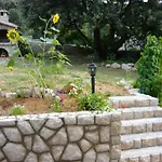 In Barbat Mit Terrasse Und Grill By Interhome Apartamento *