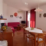 Apartamento In Barbat Mit Terrasse Und Grill By Interhome *
