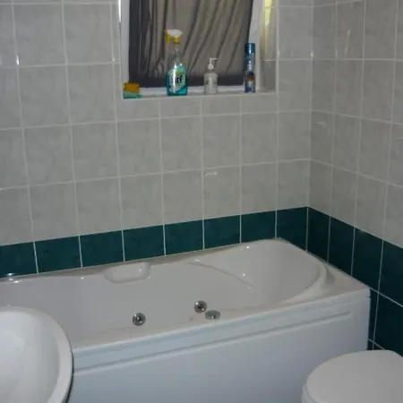 In Barbat Mit Terrasse Und Grill By Interhome Apartament