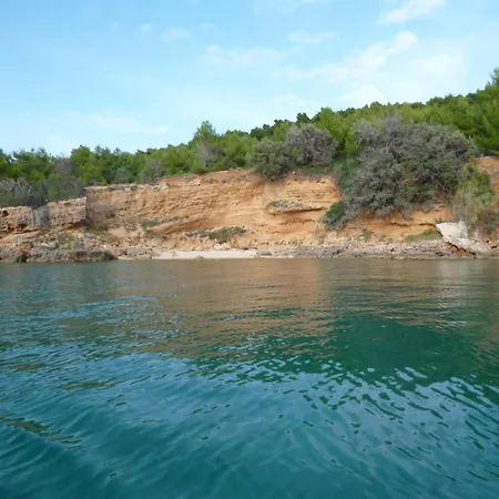 In Barbat Mit Terrasse Und Grill By Interhome * Barbat na Rabu