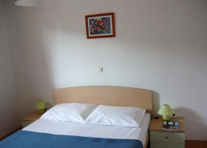 Apartament In Barbat Mit Terrasse Und Grill By Interhome