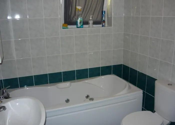 In Barbat Mit Terrasse Und Grill By Interhome Apartament