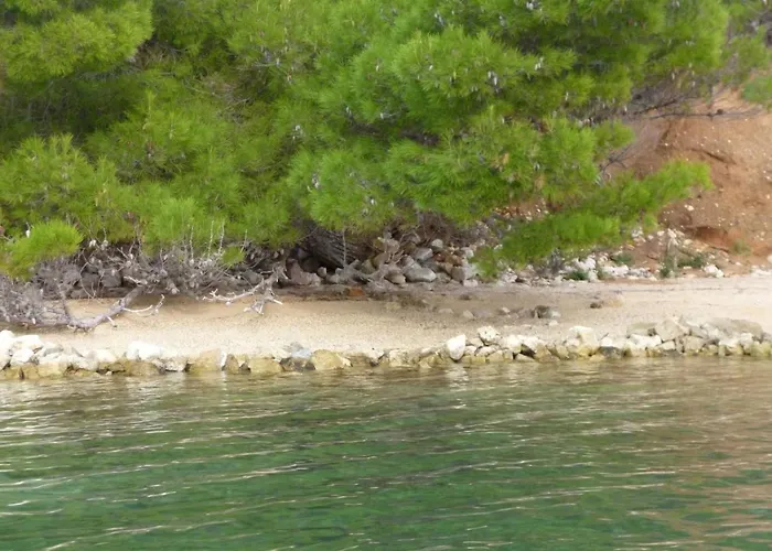 In Barbat Mit Terrasse Und Grill By Interhome Apartament *