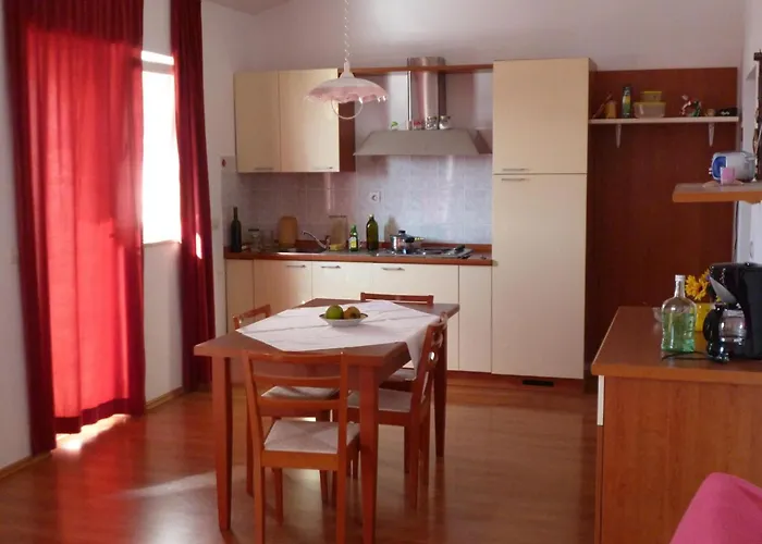 Apartament In Barbat Mit Terrasse Und Grill By Interhome