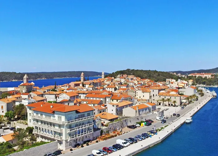 In Barbat Mit Terrasse Und Grill By Interhome Apartament